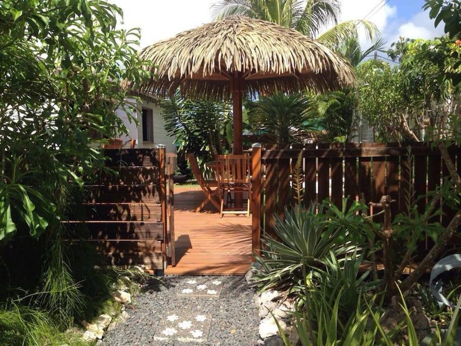 Charmant Bungalow Un P'Tit Coin De Paradis サン・フランソワ エクステリア 写真